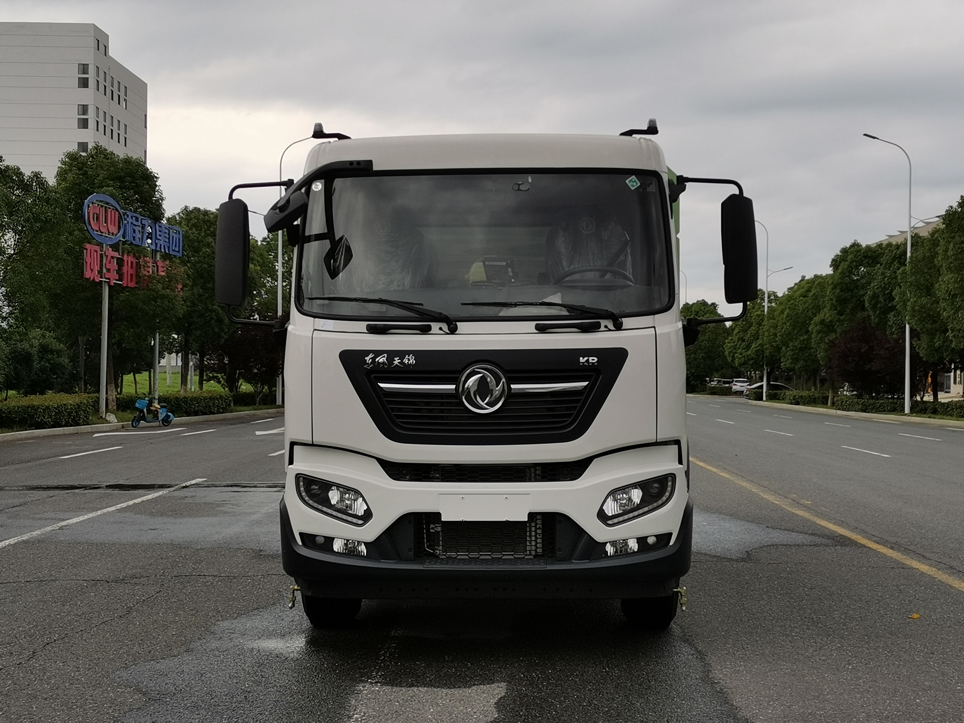 東風天錦11方純電動干濕兩用吸塵車圖片2