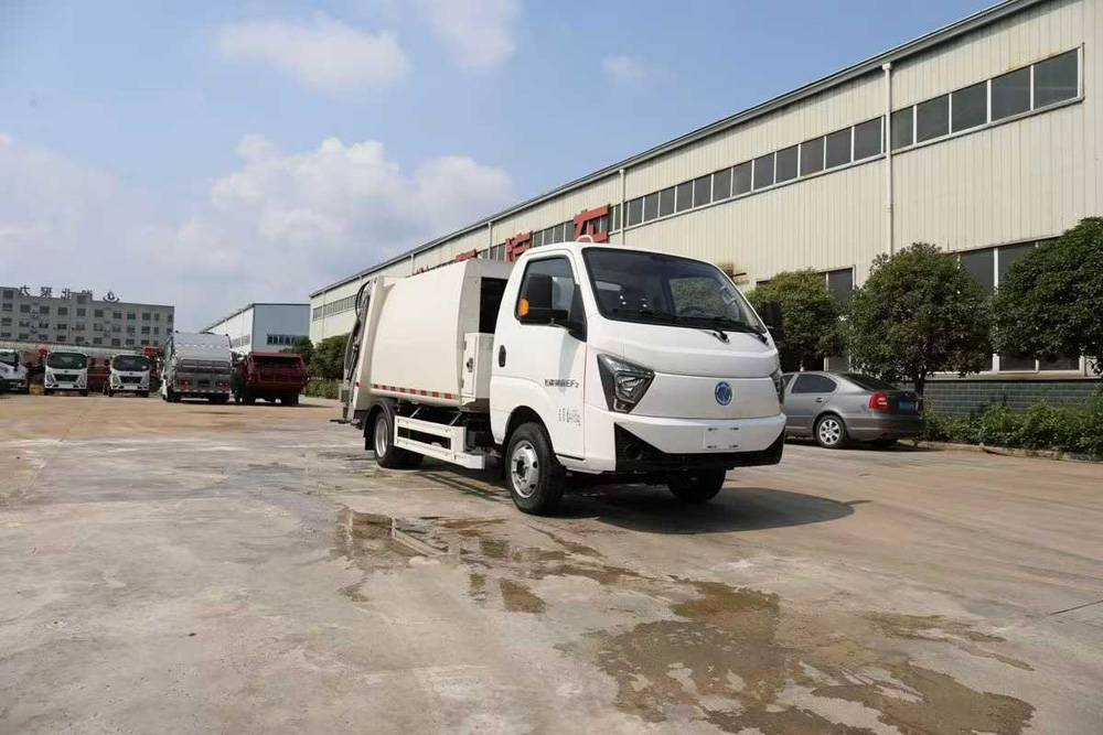 飛碟3方純電動壓縮垃圾運輸車圖片1