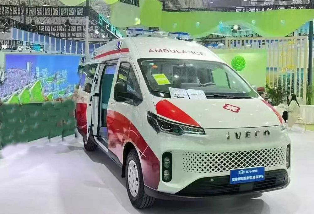 依維柯聚星純電動救護車,88.8度電，續航420公里，EV圖片1
