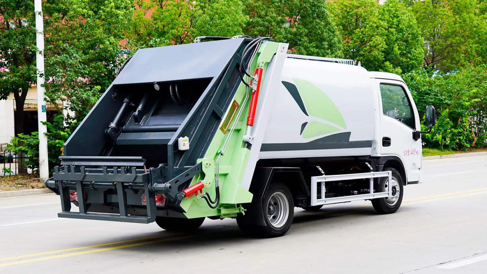 上汽躍進(jìn)4方純電動(dòng)壓縮式垃圾車EV圖片4