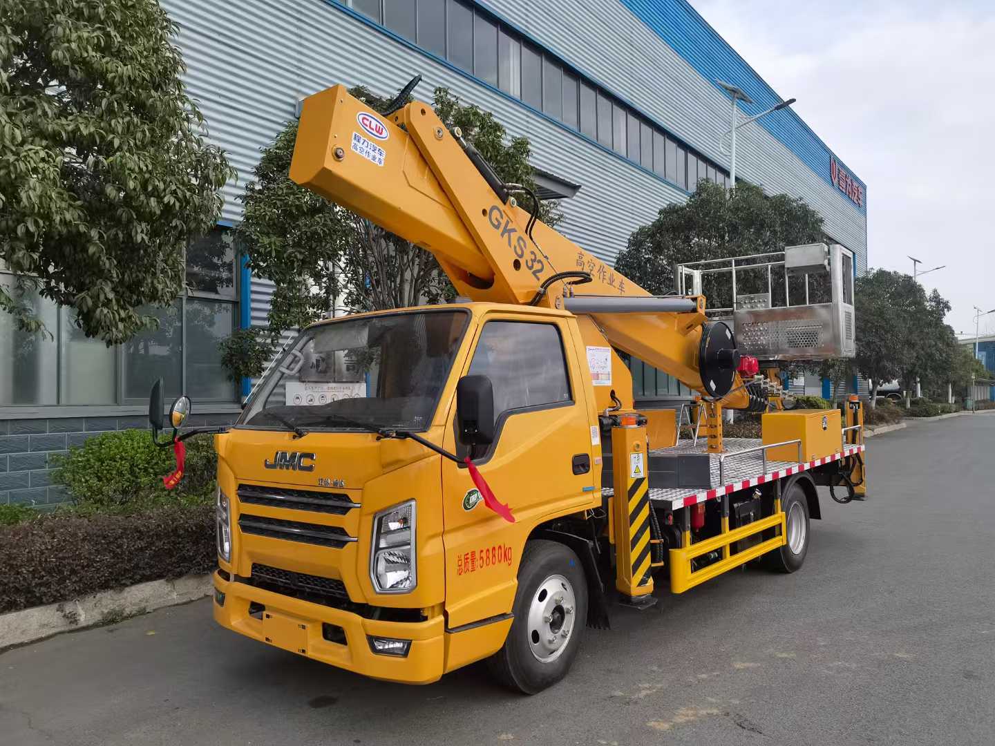 江鈴順達(dá)32米直臂高空作業(yè)車