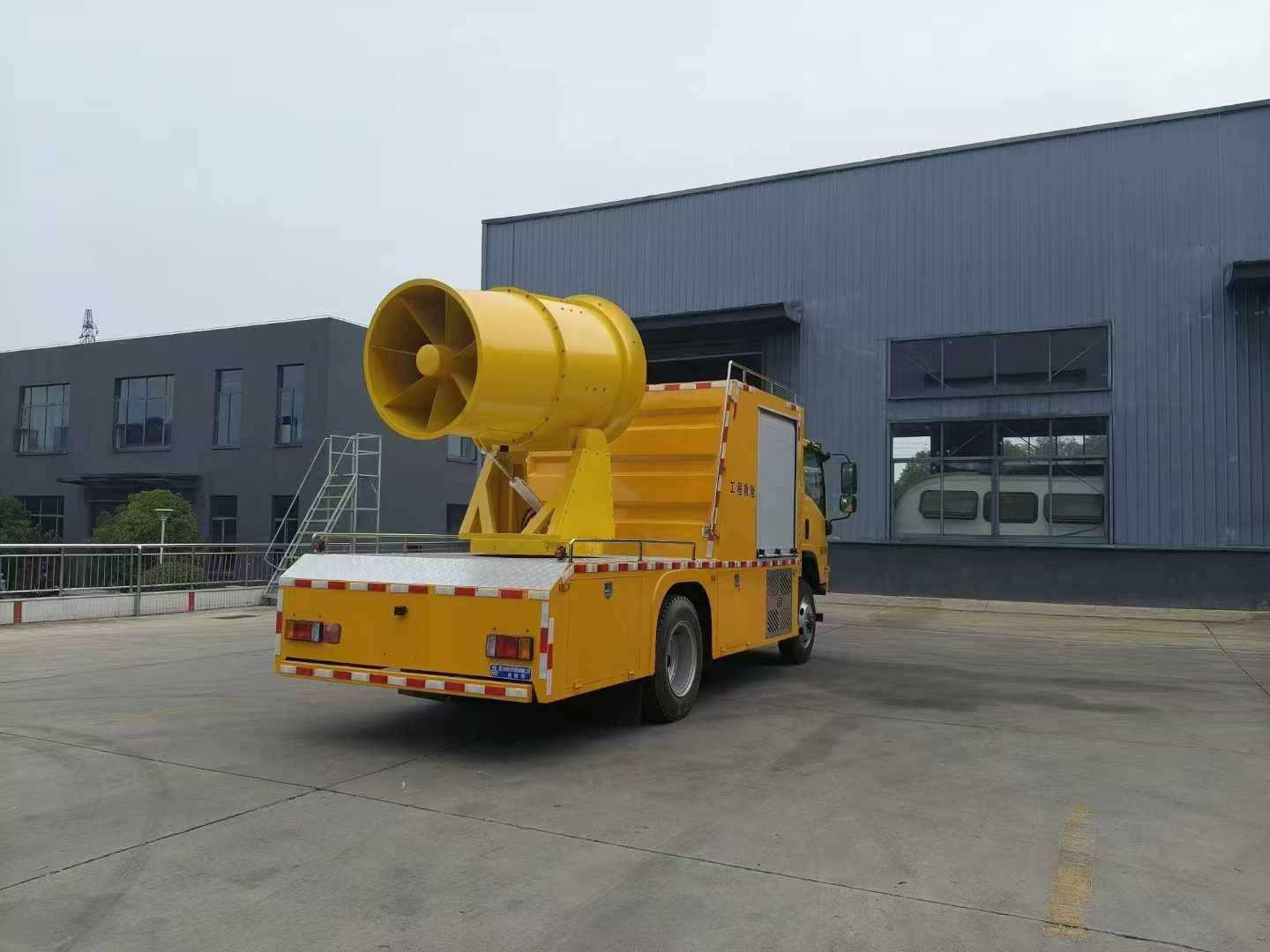 五十鈴10噸工程救險(xiǎn)搶險(xiǎn)車圖片4