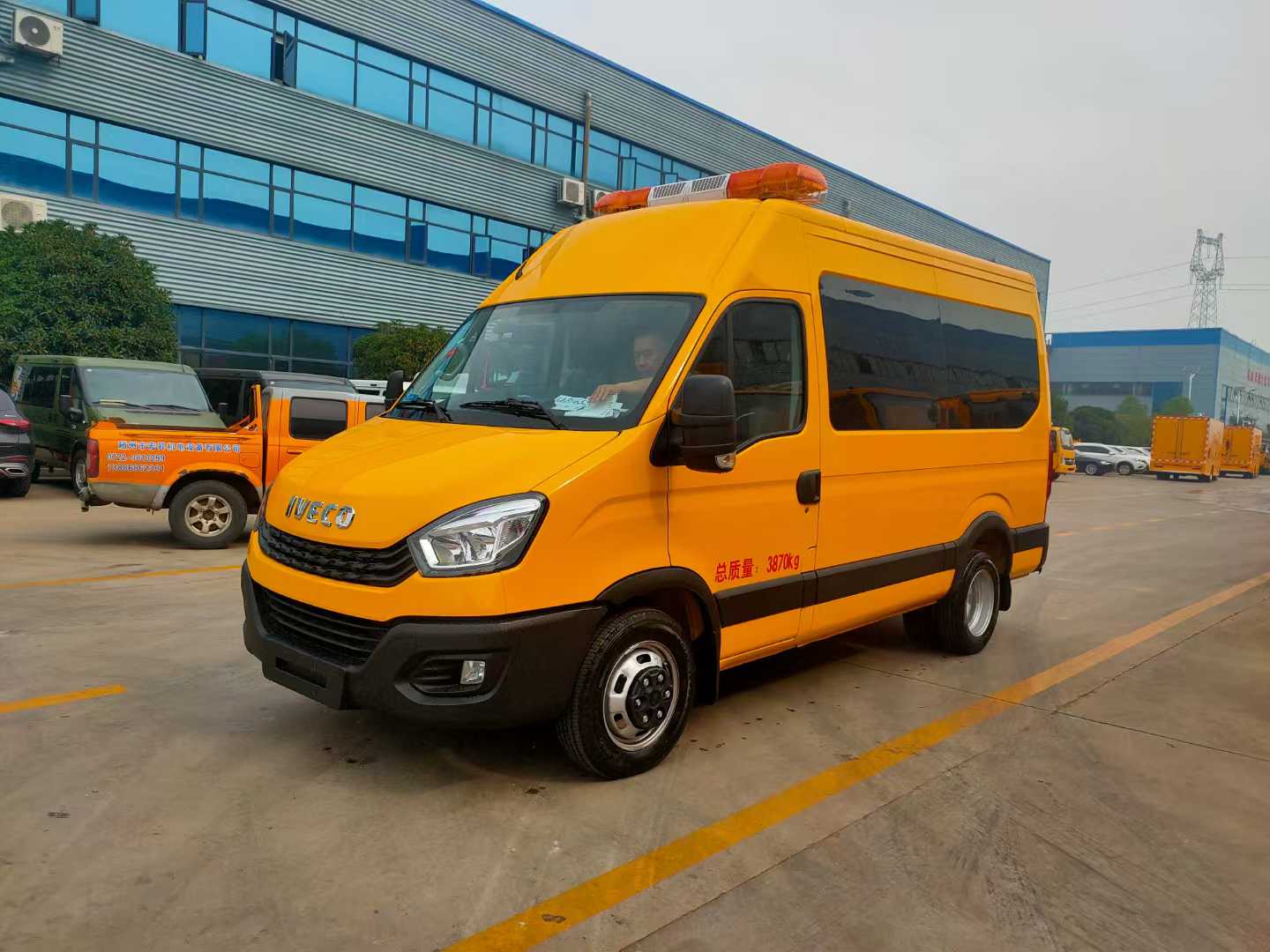 IVECO依維柯多功能搶險(xiǎn)車工程救險(xiǎn)圖片4
